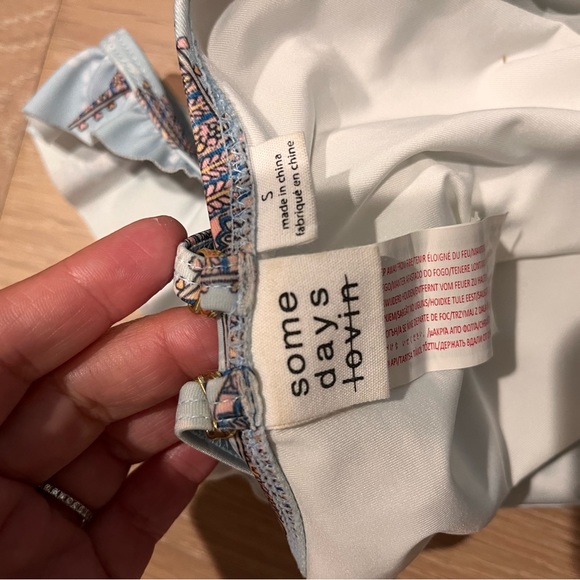 Some Days Lovin Women’s One Piece Swimsuit, Size Small - Picture 3 of 3